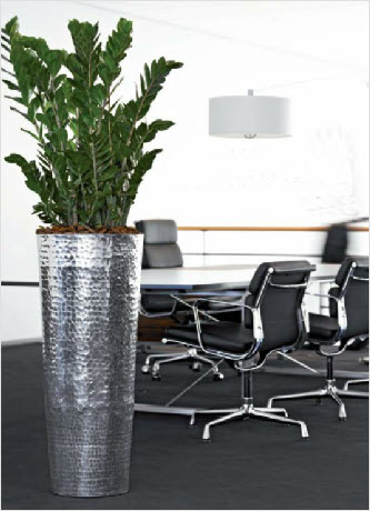 Hammered aluminium planter Hammered aluminium planter